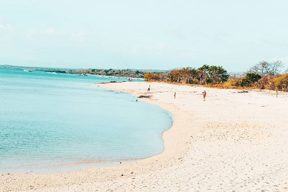 Pantai-tablolong-2019