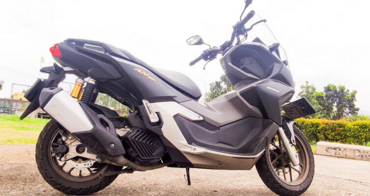 Sedang Nimbang Buat Touring Pakai Motor ADV 160? Baca Ini Dulu deh ...