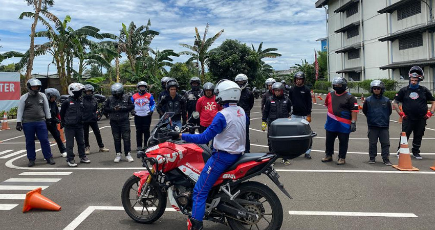 Keselamatan Berkendera melalui #Cari_aman